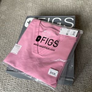 *NWT* Figs Chalk Pink Casma Scrub Top